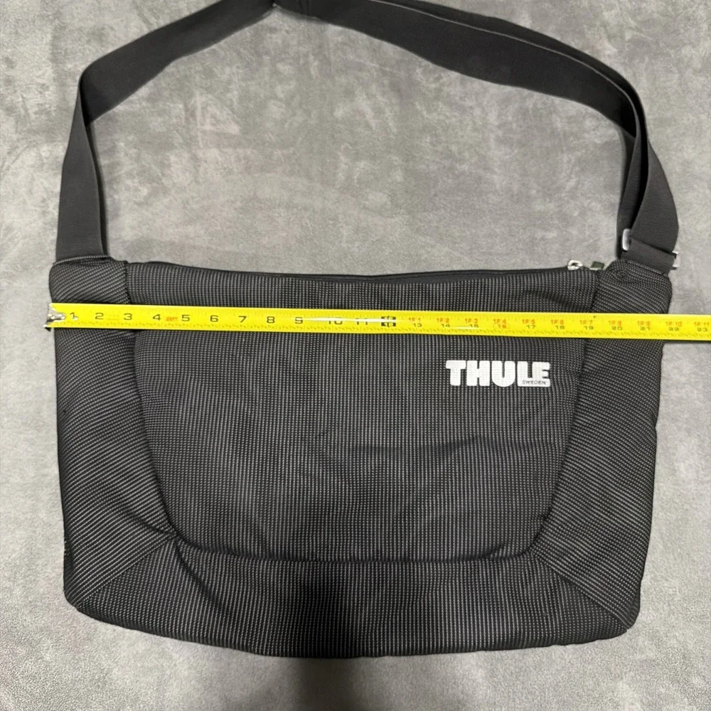 Thule Sling Dotted Black Messenger Bag Transit Work Laptop Crossbody